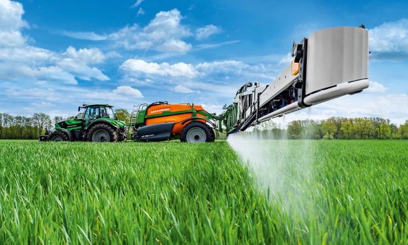 Amazone expands its UX trailed sprayer range