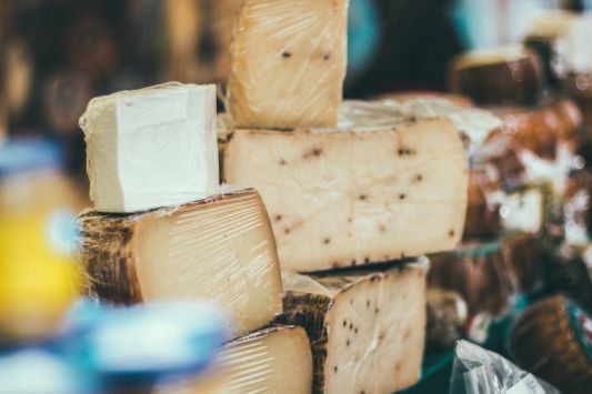 Французька компанія купила найбільшого українського виробника сирів