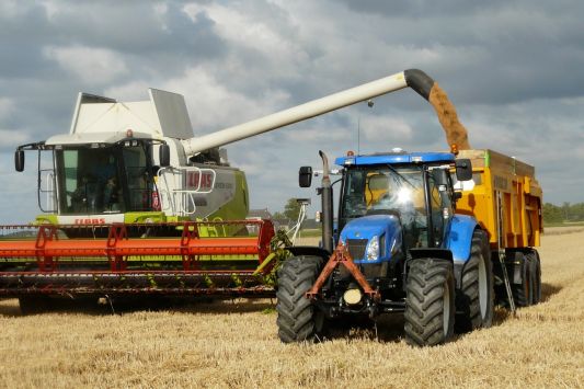 Occupants aimingly use the agricultural technology